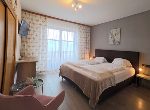 In-room safe, desk, free WiFi, bed sheets