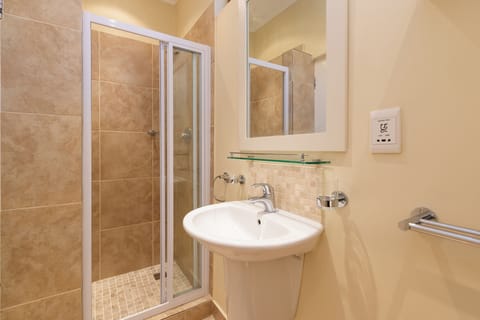 Basic Double Room | Minibar, in-room safe, individually decorated, individually furnished