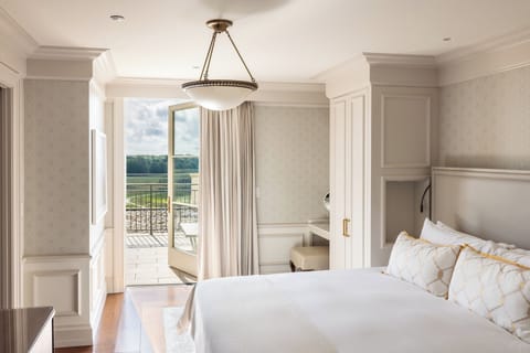 Suite (Shadwell) | Premium bedding, down comforters, memory foam beds, free minibar items