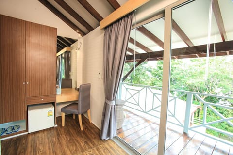 Superior Room | Premium bedding, minibar, in-room safe, blackout drapes