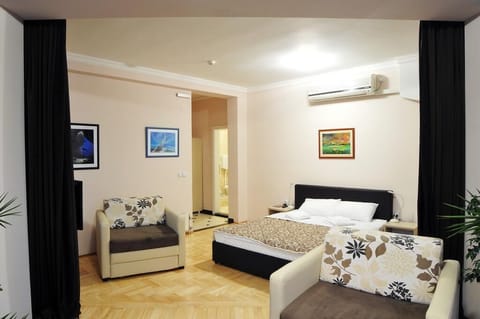 Soundproofing, iron/ironing board, free WiFi