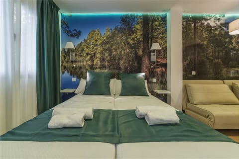 Studio Suite, 1 Queen Bed with Sofa bed | Premium bedding, down comforters, minibar, in-room safe