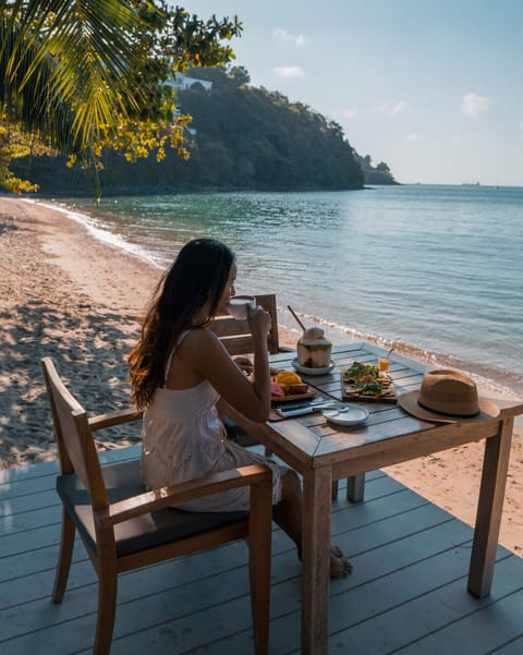 Daily cooked-to-order breakfast for a fee