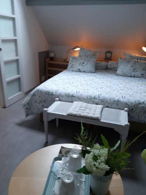 Egyptian cotton sheets, premium bedding, blackout drapes