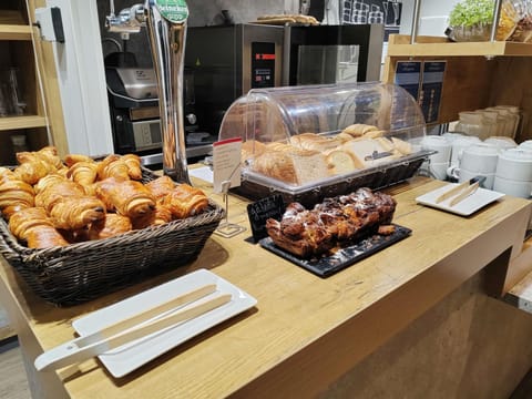 Daily self-serve breakfast (EUR 9.90 per person)