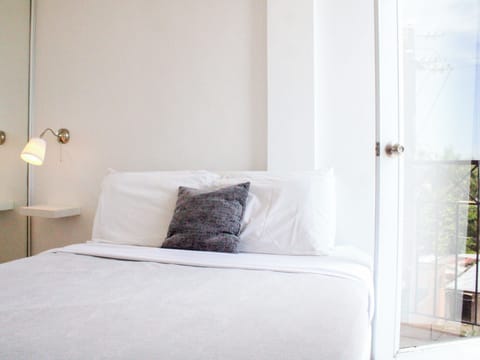 Apartment, 1 Bedroom | 1 bedroom, desk, iron/ironing board, free WiFi