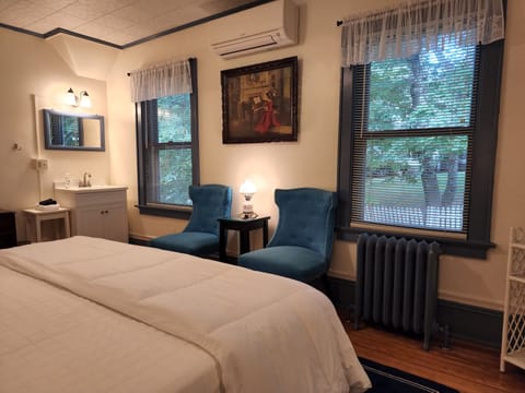 Bluebell Room | Premium bedding, individually decorated, individually furnished