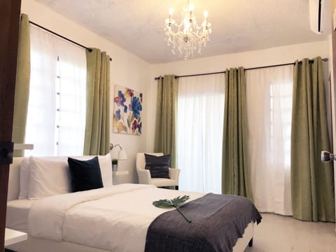 Deluxe Room (201) | Iron/ironing board, bed sheets