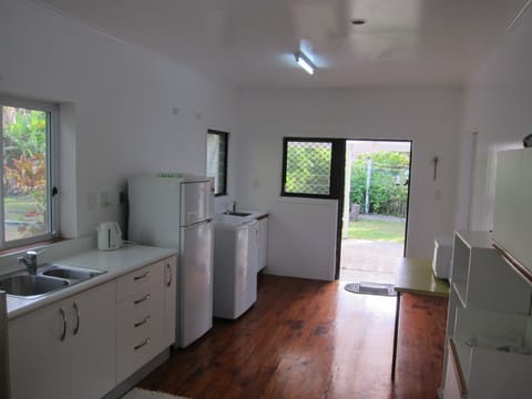 House, 3 Bedrooms, Balcony, Beach View | Private kitchen | Coffee/tea maker, electric kettle, blender, cookware/dishes/utensils