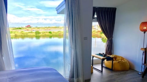 Comfort Twin Room, Non Smoking | Desk, blackout drapes, free WiFi, bed sheets