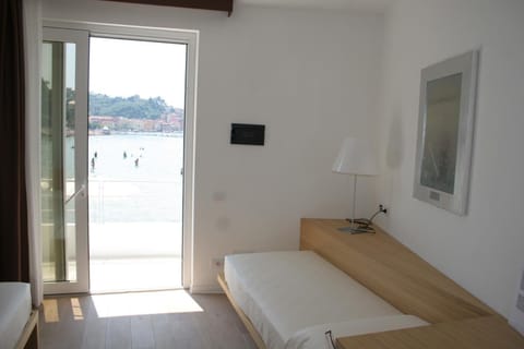 Minibar, in-room safe, desk, cribs/infant beds