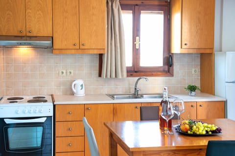 Exclusive Villa | Private kitchen | Fridge, microwave, stovetop, espresso maker