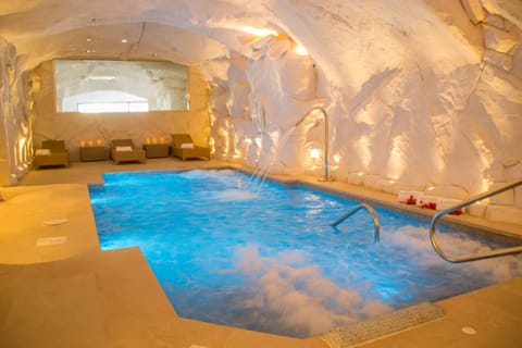 Couples treatment rooms, sauna, steam room, Turkish bath