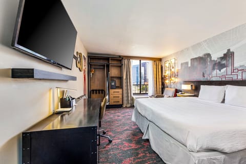 Standard Room, 1 King Bed, Non Smoking, Refrigerator & Microwave (with Sofabed) | In-room safe, desk, laptop workspace, blackout drapes