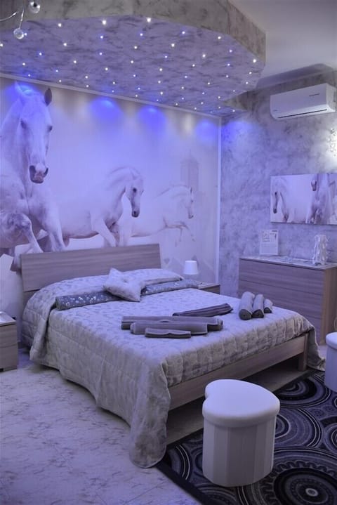Double Room | Minibar, desk, free WiFi