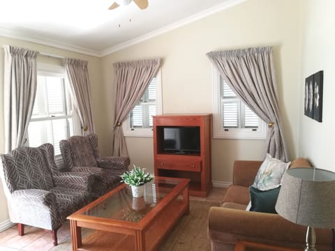 Cottage | Living area