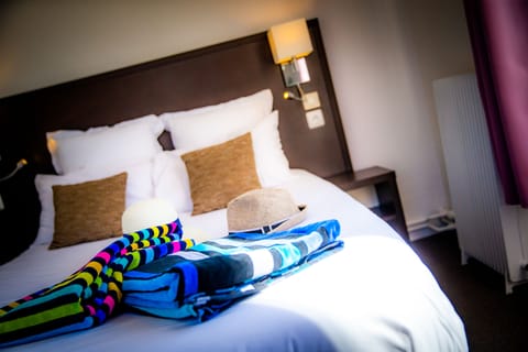 Standard Double Room, Garden View | Individually decorated, individually furnished, desk, laptop workspace