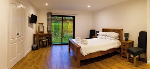 Standard Apartment, 3 Bedrooms (Sleeps 8) | Egyptian cotton sheets, premium bedding, iron/ironing board, free WiFi