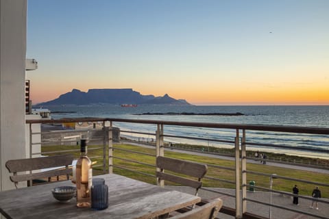 Apartment (2 Bedrooms) | Front of property