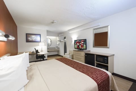 Desk, blackout drapes, iron/ironing board, free WiFi