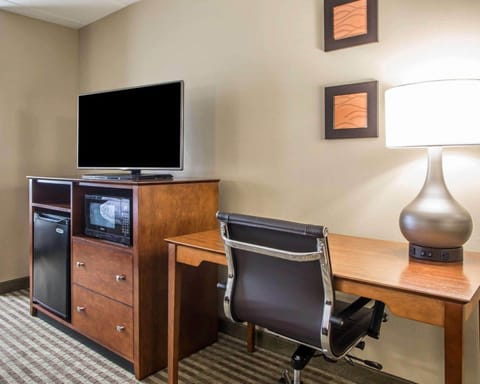 Pillowtop beds, desk, iron/ironing board, rollaway beds