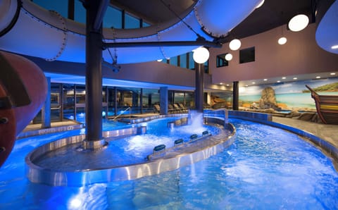 4 indoor pools, 9 outdoor pools
