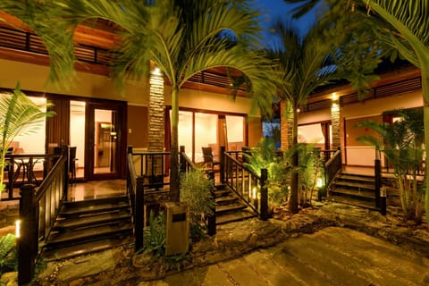 Bungalow Pool View | Living area | 32-inch LED TV with cable channels, TV