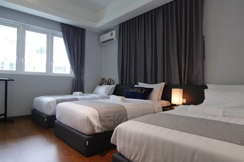 Deluxe Condo, Multiple Beds, Non Smoking | 3 bedrooms, premium bedding, individually decorated