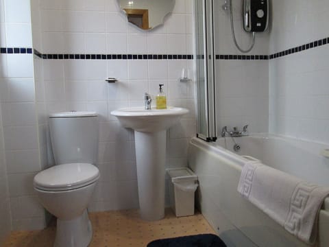 Superior Double Room, Ensuite, Garden View (Bedroom 2 KS) | Bathroom