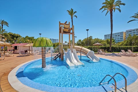 Indoor pool, outdoor pool, sun loungers