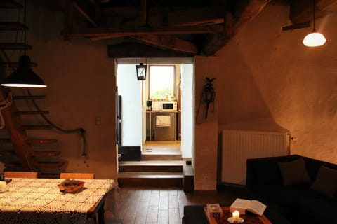 Cottage, Smoking | Living area | TV