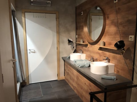 Classic Studio Suite | Premium bedding, minibar, individually decorated, individually furnished