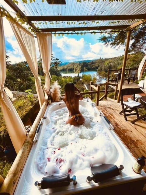 Romantic Room, 1 Queen Bed, Hot Tub, Lagoon View | Private spa tub