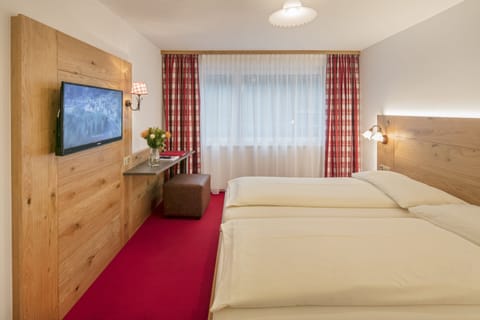 Twin Room, 2 Twin Beds, Non Smoking | In-room safe, desk, blackout drapes, free WiFi