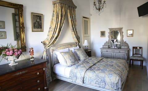 Suite | Premium bedding, individually decorated, individually furnished, desk