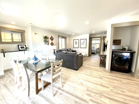 Presidential Suite, Private Bathroom (3 / No Pets) | Beach