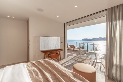 Suite (Mirakul) | Premium bedding, minibar, free cribs/infant beds, free wired internet