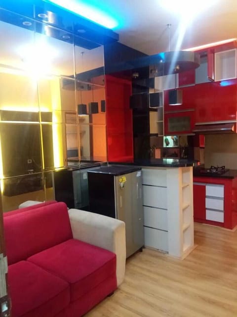 Apartment, 2 Bedrooms | Living room | Flat-screen TV