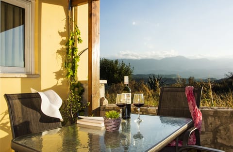 Traditional Apartment, 1 Double Bed, Pool Access, Mountain View | 1 bedroom, blackout drapes, iron/ironing board, bed sheets