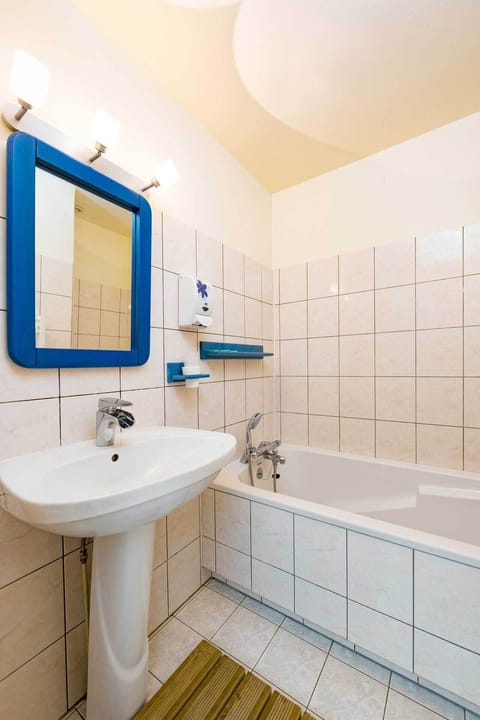 Free toiletries, hair dryer