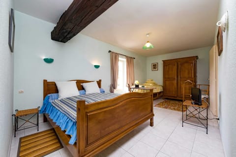 Double Room (Dessine moi un mouton) | 2 bedrooms, individually decorated, individually furnished, desk