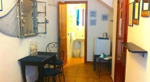 Double Room | Down comforters, in-room safe, desk, free WiFi