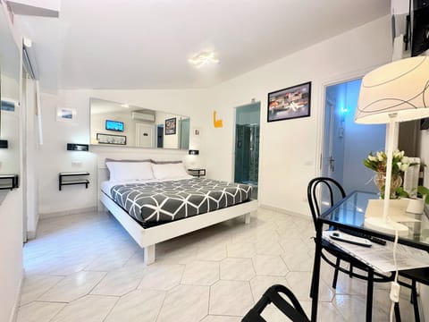 Double Room, Balcony | Egyptian cotton sheets, premium bedding, down comforters