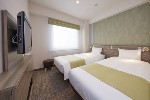 In-room safe, iron/ironing board, free wired internet, bed sheets
