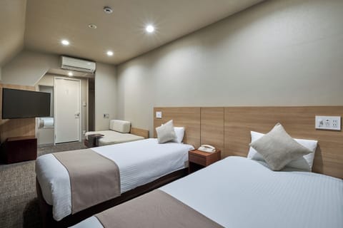 Superior Twin Room, 2 Twin Beds, Non Smoking | In-room safe, iron/ironing board, free WiFi, bed sheets