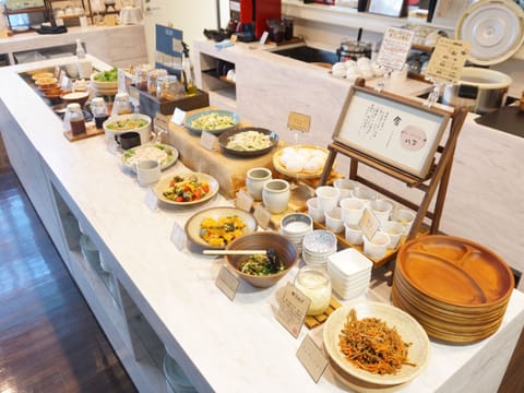 Daily buffet breakfast for a fee