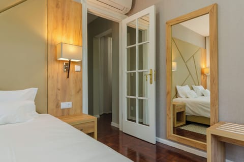 Superior Apartment | Minibar, soundproofing, iron/ironing board, free WiFi