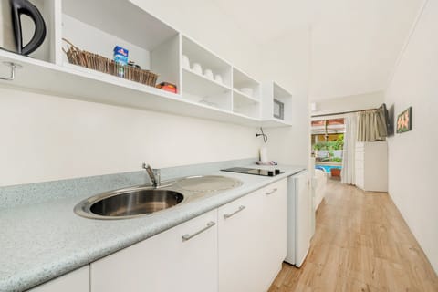 Superior Studio, Pool View | Private kitchen | Fridge, microwave, stovetop, electric kettle