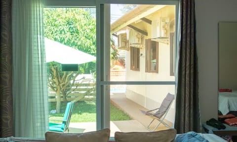 Premium Studio Suite, 1 Queen Bed, Non Smoking, Garden View | Premium bedding, in-room safe, individually decorated
