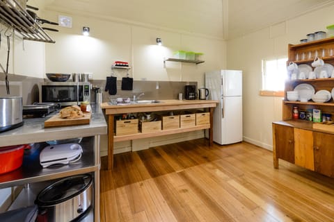 Rustic Queen with Ensuite | Breakfast area | Free daily continental breakfast